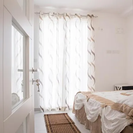 2 Bedroom Luxury Design Żabbar