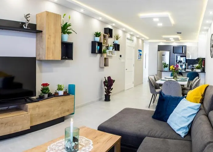 2 Bedroom Luxury Design Apartment